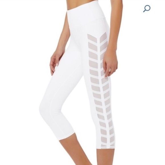 Alo Yoga Chevron Capri White Legging - Picture 1 of 4